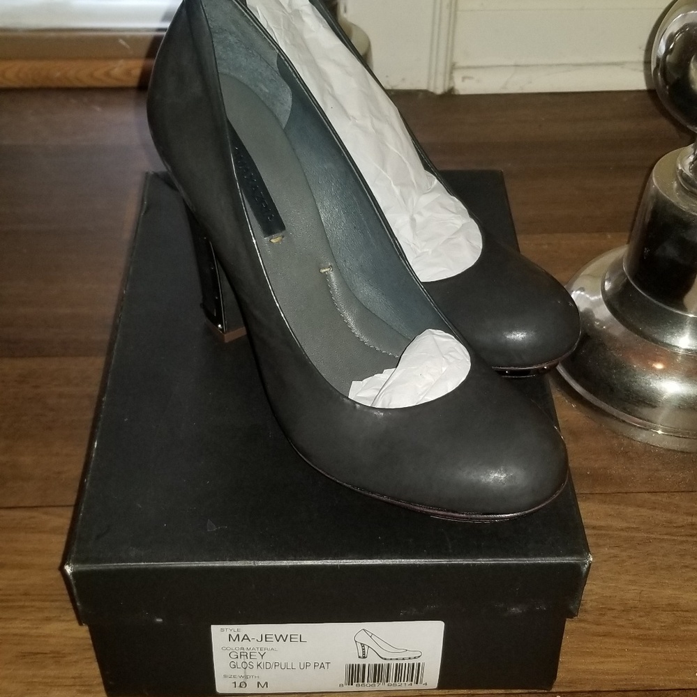 BCBG shoes